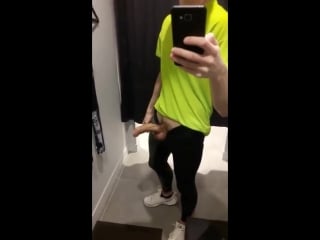 Showed a member in the fitting room and finished 