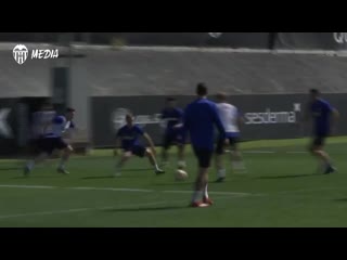 Тренироа игроков