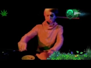 Lenin is so young,smack my bitch