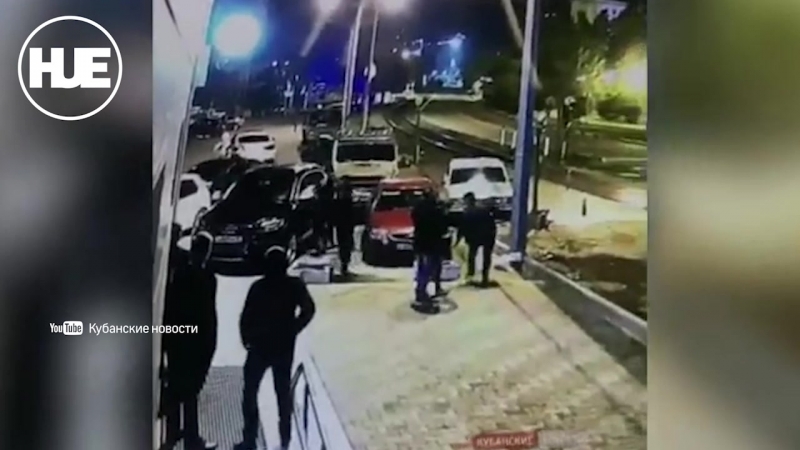 Парня на глазах у всех зарезали в кафе в туапсе