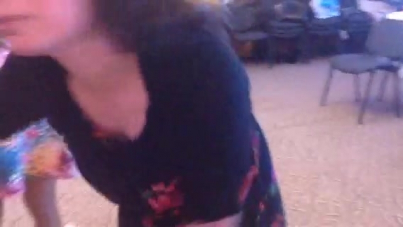 Одеваем памперсы baby shower