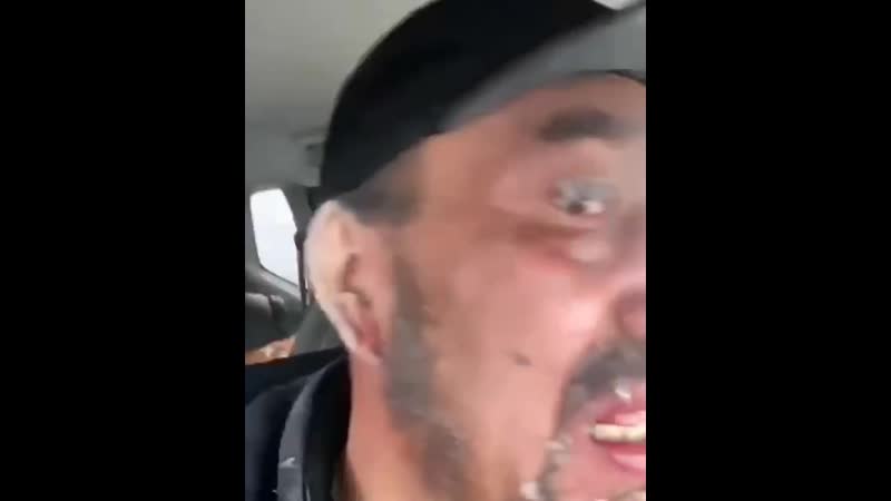 Мужик сильно замерз на трассе