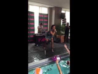 @ddlovato performed #coolforthesummer for 1st time at #z100coolforthesummer #poolparty!!