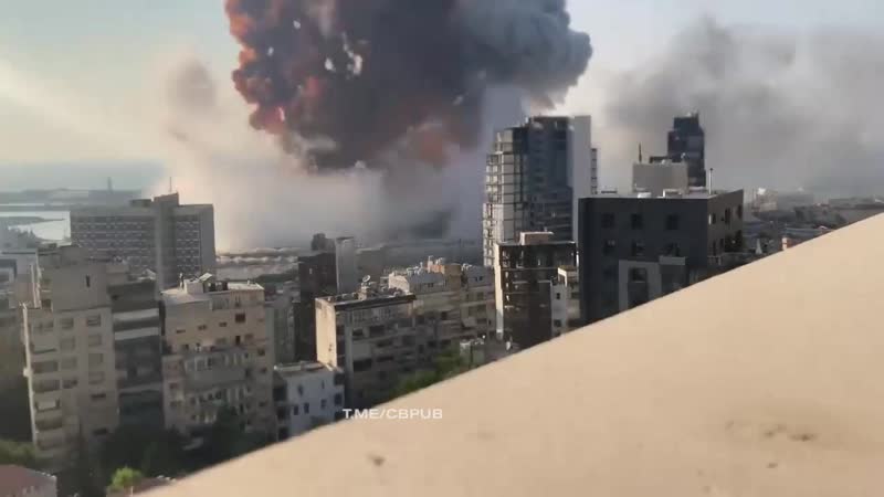 Мощный взрыв в бейруте