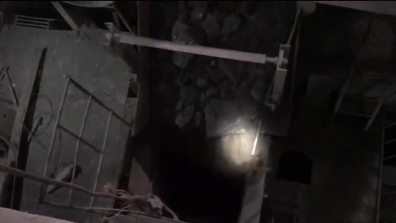 Щековая дробилка в действии сарановская шахта "рудная"