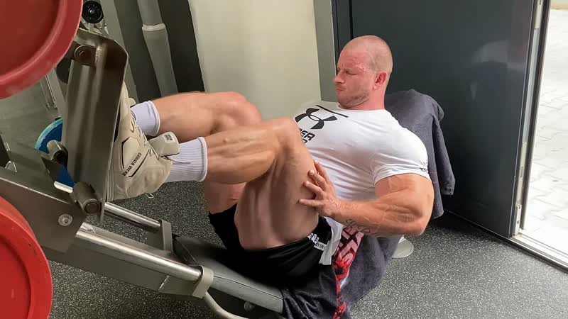 Michal krizanek trains quads 5 weeks out from amateur olympia italy 2022