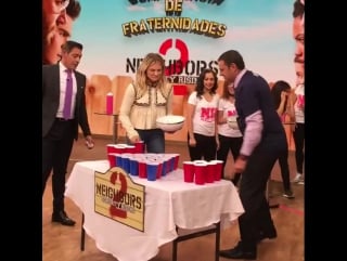 Despierta america let's play with chloe moretz #neighbors2