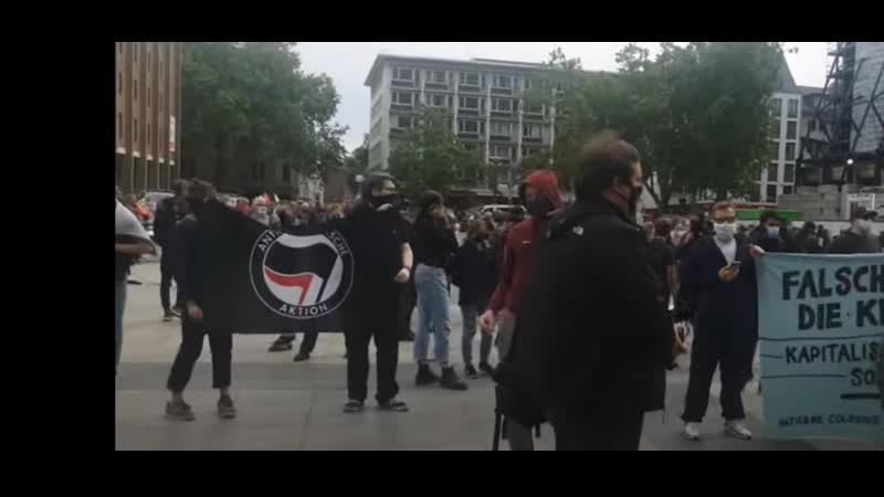 Lisa licentia von antifant angegriffen und verhaftet