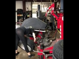 В такую шиномонтажку яб заехал (vhs video)