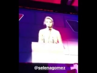 Selena talking about her kidney transplant at the lupus research gala