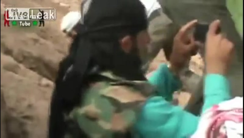 Сирия падение мины рядом с боевиками близ военного аэродрома дейр эз зора