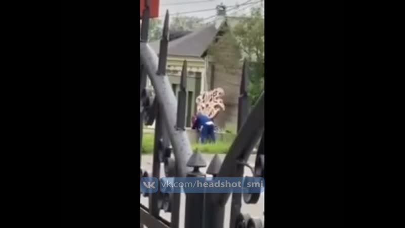 В салехарде пара занялась сексом возле памятника