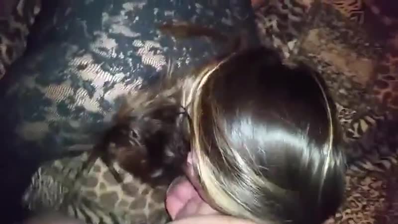 Румяная толстуха и два мужичка пытающихся проебать эту даму муж и его друг