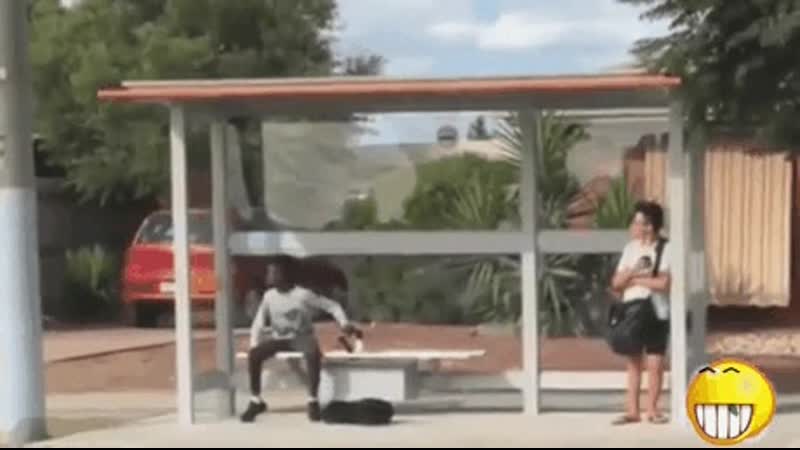 Негр решил спиздить бомбу