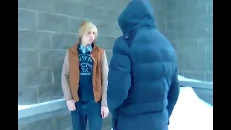 Быдло отпиздили неформала и подстригли ножом