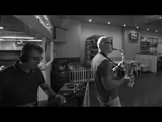 Саксофонист syntheticsax & dj sandr (live from givi sacivi)