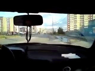 Юный автолюбитель ==кормушка уникальное фото видео приколы гифки ==