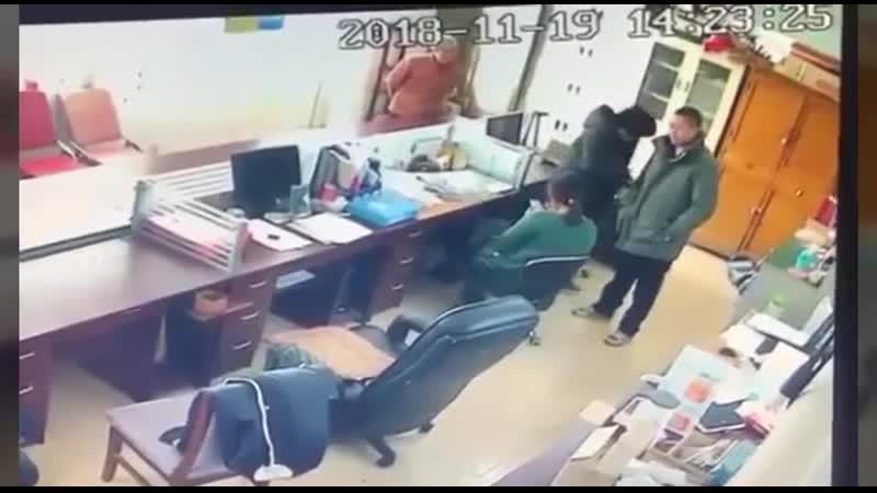 Жесть жену на рабочем еще в альбоме "жесть, слабонервным не смотреть"