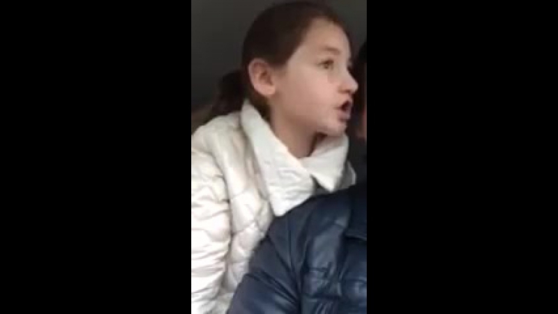 Дочь отчитывает отца