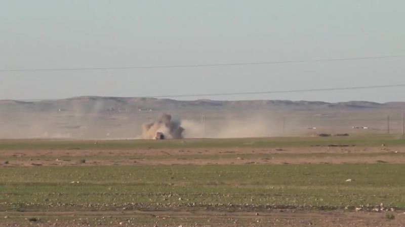 ✔ особое мнение курдский танк т 55 разорвал "джихад мобиль" смертника игил