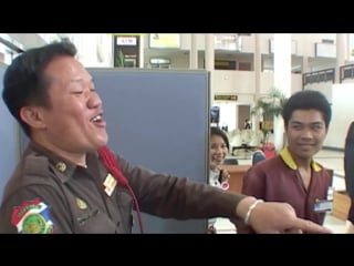 Airport security steve o