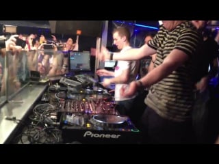 Hardwell plays cannonball @ queen club paris