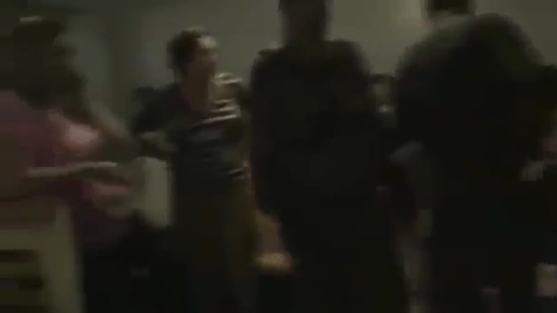 Беспредел ополчения жд вокзал в луганске террористы забирают силой мужчин в оп