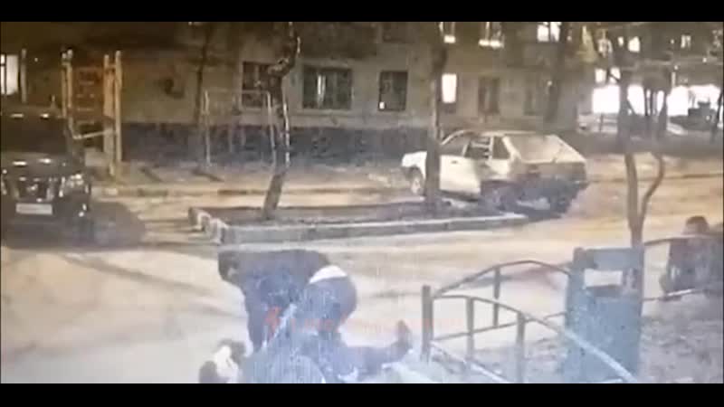 Пятеро мигрантов избили и ограбили москвичей