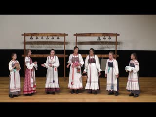 Образцовый фольклорный ансамбль "ладушки"