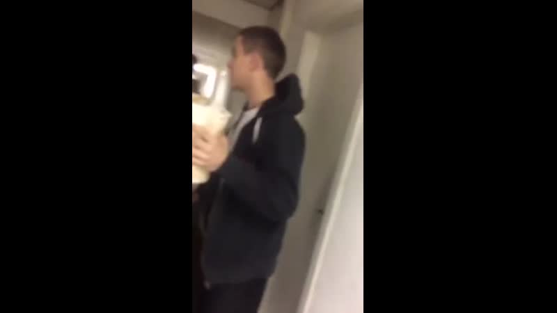 Украинский хлопец насрал в холодильник