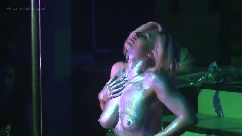 Phoebe elle james miss nude australia 2017 messy painted naked on stage / фиби эль джеймс голая мисс австралия