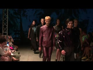 Показ encapsulated by