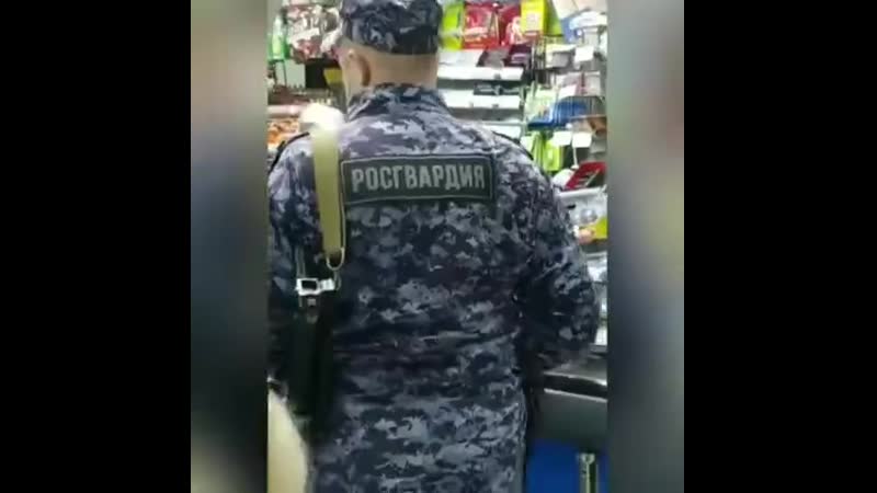 Спорят как носить маски