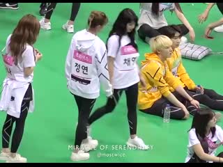 When twice were being dorks at isac and piled onto each other, so biker mina started driving them all on a pretend motorcycle 🏍