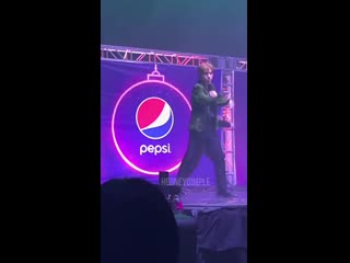 [fancam][07 12 2019] b96 pepsi jingle bash who do you love (kihyun focus)