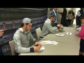 Gareth bale and kiko casilla meet real madrid fans in san sebastián!