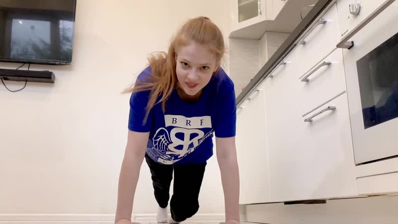 Актриса валентина ляпина поделилась эффективным упражнением для пресса