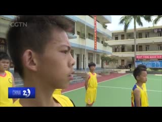 'who is this porn?' stephen curry hails one armed boy's basketball skills