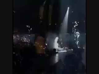 ●•● britney spears "overprotected","born to meke you happy","lucky" dream tour