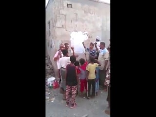 فيديو حملة ازالة شعار الموت الحوثي من قبل أبناء المناطق المحررة في الساحل الغربي