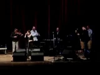 Capercaillie – o lioba có leathag (a clapping song from barra) mo ghùn ùr sioda (my new silk gown)