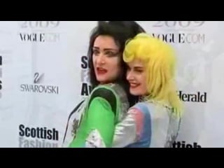 Siouxsie sioux with pam hogg – scottish fashion awards 2009 (stirling castle, 21 june 2009)