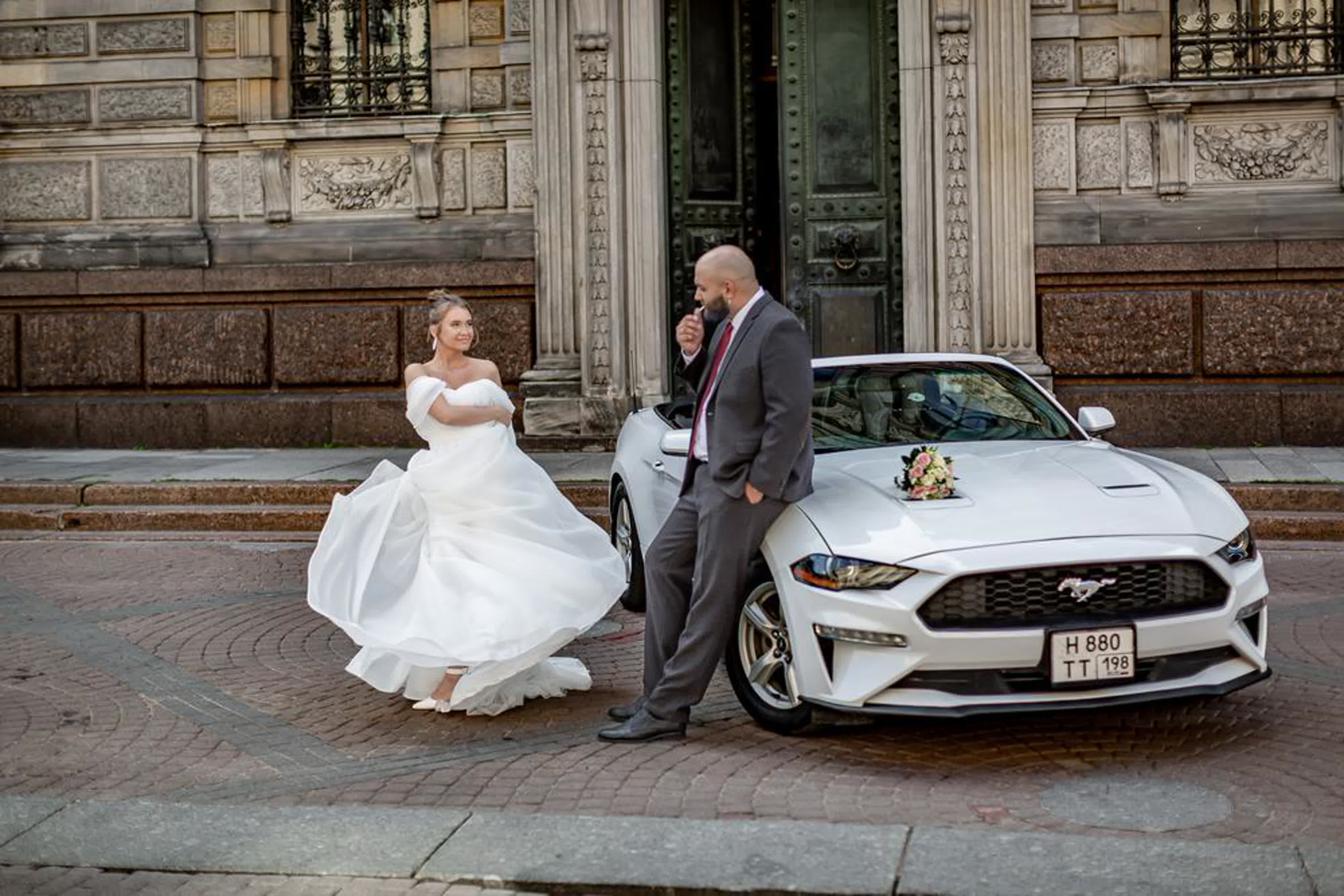 Аренда белого кабриолета ford mustang