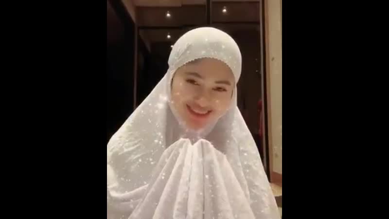 Gadis berjilbab jauhkan aku dari virus dekatkan aku dengan yg serius cari jodoh