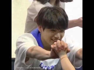 Jungkook’s heart eyes and smile when he took that army’s hands