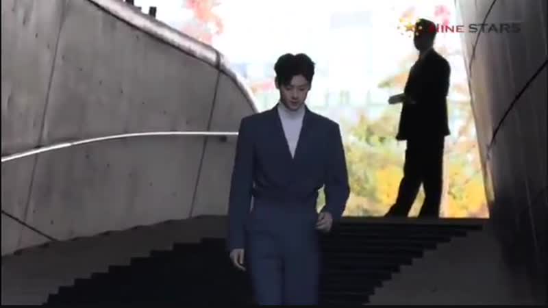 Eunwoo "2019 ss 헤라 서울패션위크 ych와이씨에이치’