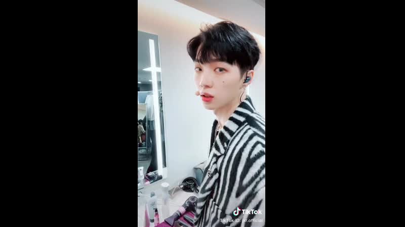 [ #jxr ] осторожно! щеночки 🐶 убивающие своей красотой 🔥 jxr веселятся 💫 в комнате ожидания!
