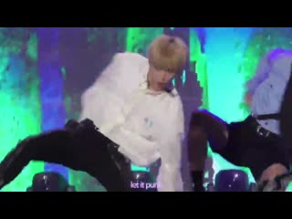 190722 фанкам с выступления stray porn с песней "miroh" (фокус на феликса) на ulsan summer festival