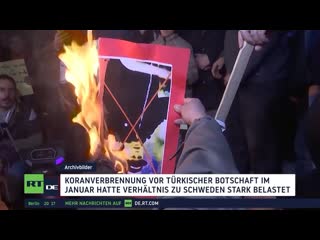 Schwedische polizei erlaubt protest mit koranverbrennung