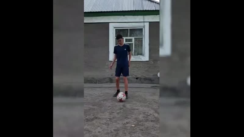 Сарыөзек ауылдық округінің спортшысы карантин кезінде уй жаттығу жасау кезінде